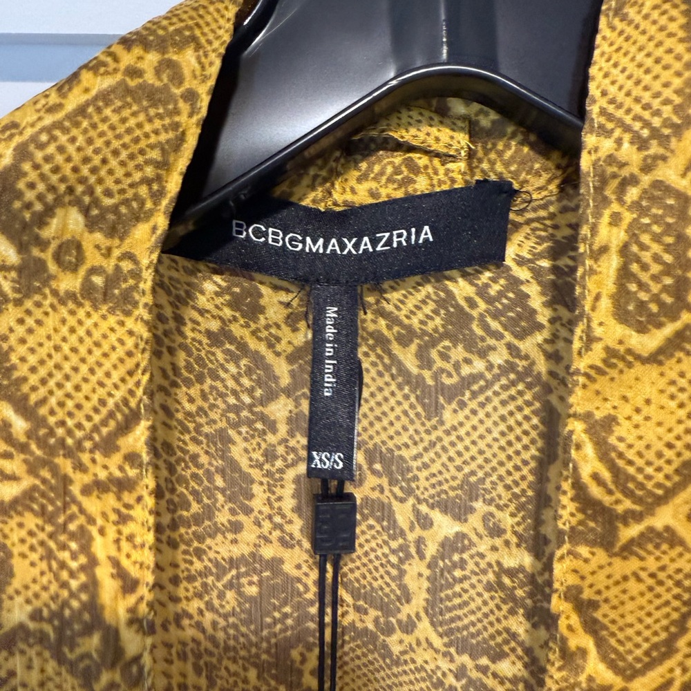 BCBGMaxAzria Gold Snake Print Robe - Picture 4 of 4